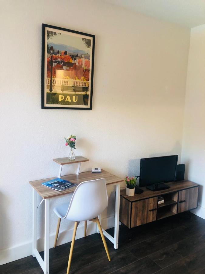 L'Etoile Paloise -Terrasse &Wifi &Parking &Piscine Apartment По Екстериор снимка