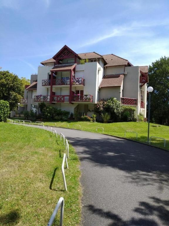 L'Etoile Paloise -Terrasse &Wifi &Parking &Piscine Apartment По Екстериор снимка